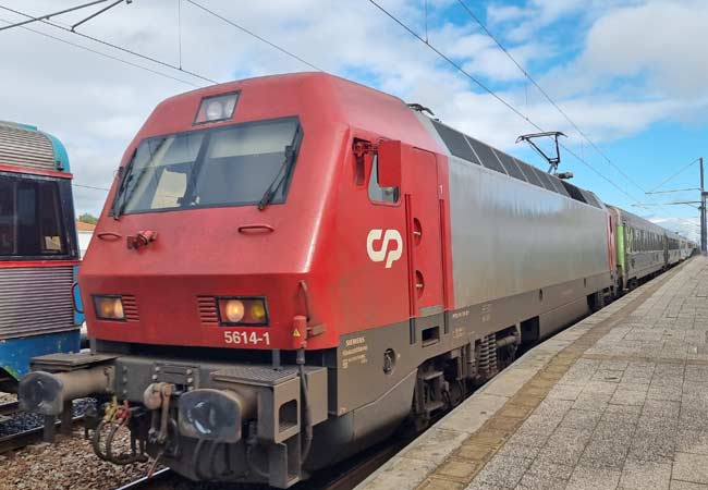 Le train Intercidades pour Coimbra.