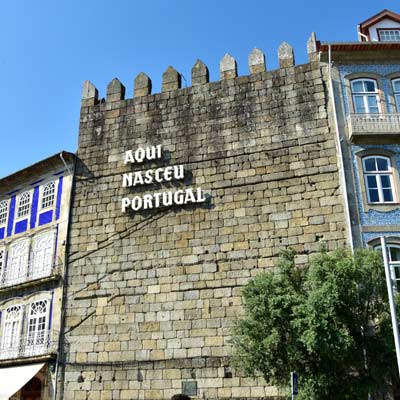 Aqui Nasceu Portugal  Guimarães